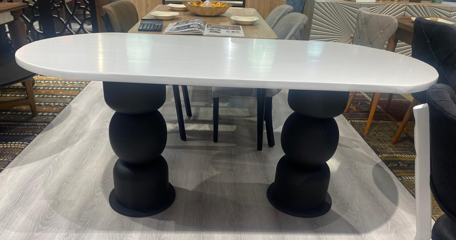 Amalfi Heykelsi Oval Masa & Krem Kavisli Sandalye Takımı - Ürün Görseli 2